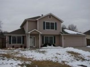 726 N Michigan Cir, Lawrence, KS 66044