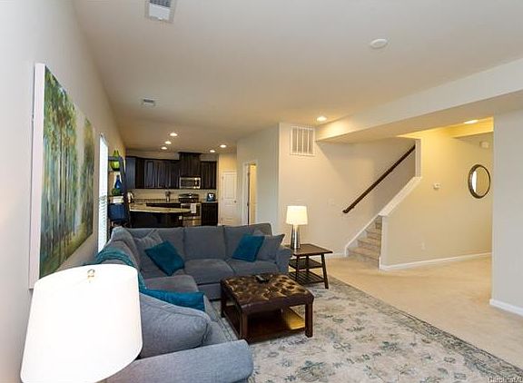 4th image of 2717 Peebles Ln