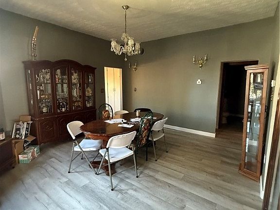 3rd image of 517 Mahan Ave