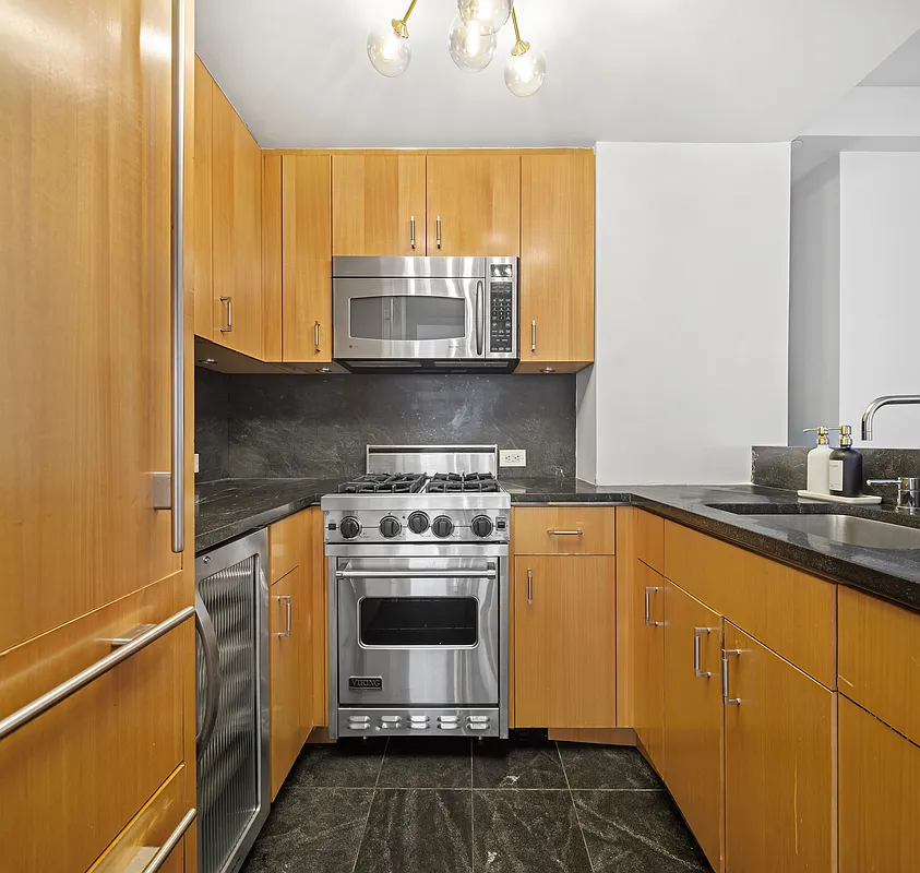 100 West 58th Street #7G in Midtown, Manhattan | StreetEasy