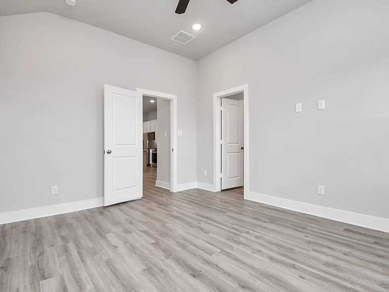 21039 Shore Oak Dr #B — Photo 29