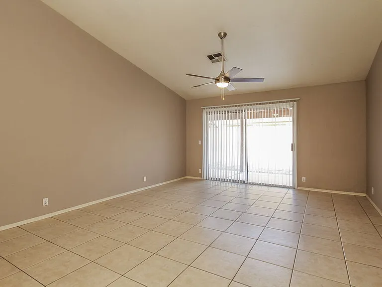 8720 W Tuckey Ln — Photo 5