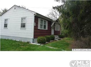 79 Tracy Station Rd, Manalapan, NJ 07726