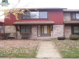 2413 Cardigan Ct N, Warren, MI 48091