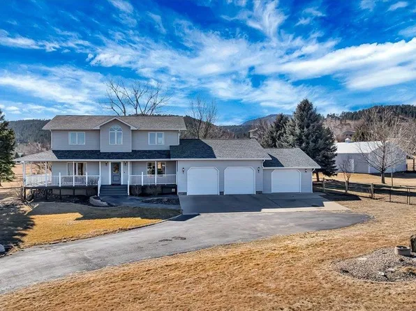 3035 Meadow Ln, Spearfish, SD 57783