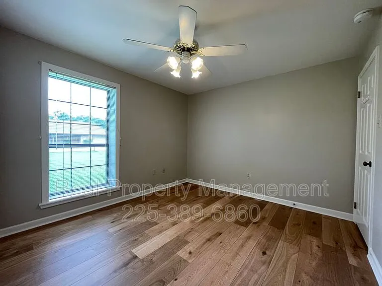 2422 Riverside Dr — Photo 22