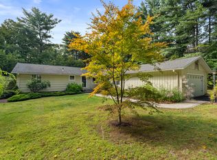 5 Vining Dr, Simsbury, CT 06070