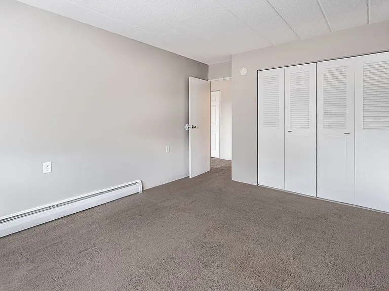 309 Apartments — Photo 20