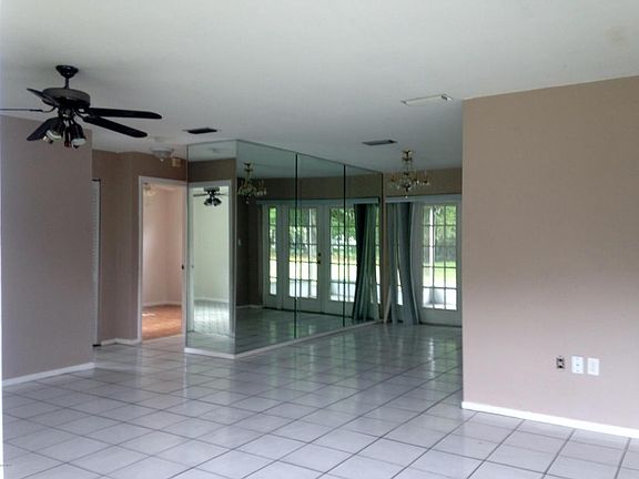 2nd image of 520 Grove Park Ln