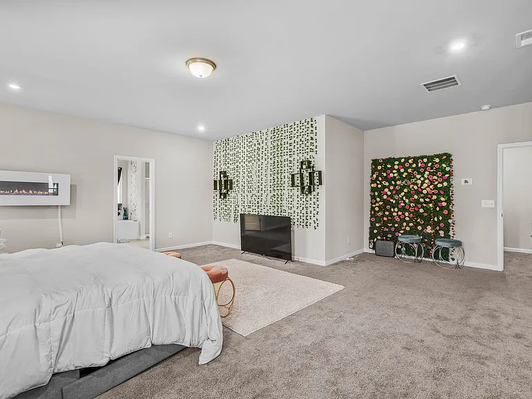 1518 Valley Brook Dr SW — Photo 16