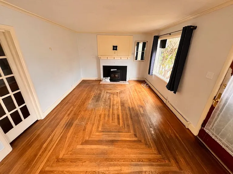 1438 Sherman Ave — Photo 4