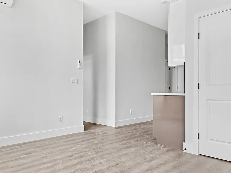 1515-19 W Dauphin St #8 — Photo 14