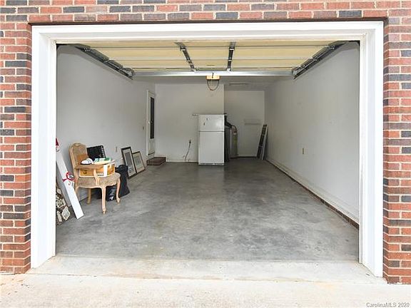 3rd image of 114 Polly Dr