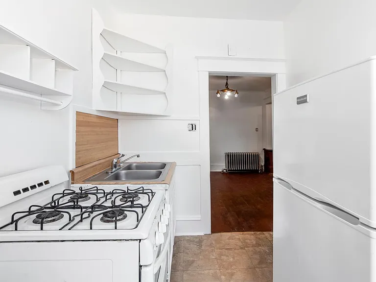 930 N Washington St #D — Photo 14