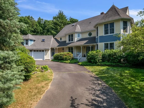 19 Indian Pipe Ln, Amherst, MA 01002