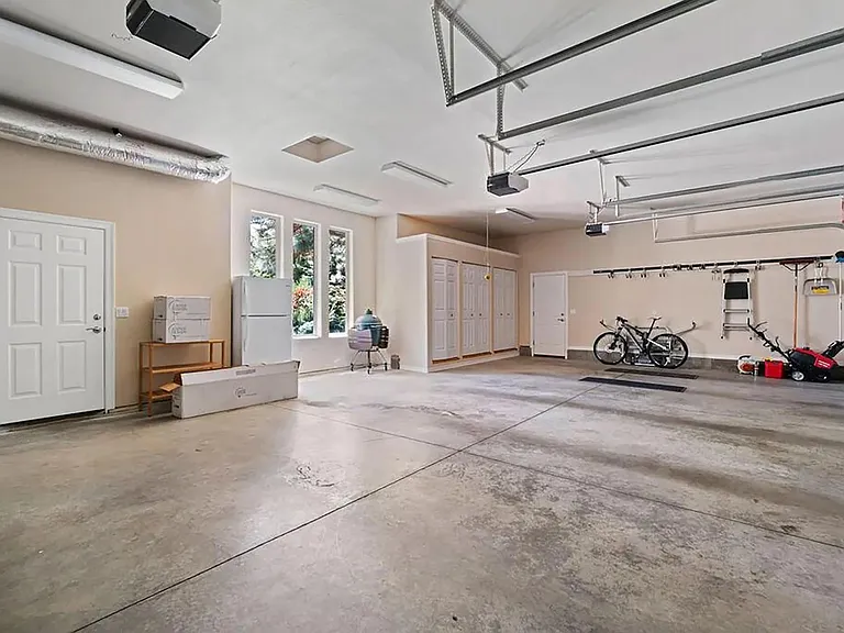 2939 NW Fairway Heights Dr — Photo 44
