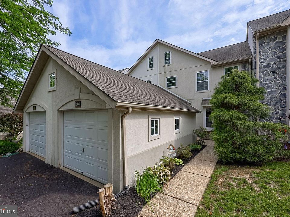 1st image of 805 Tanglegate Pl