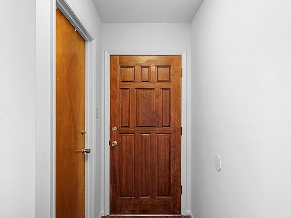 5th image of 504 Ortiz Dr NE
