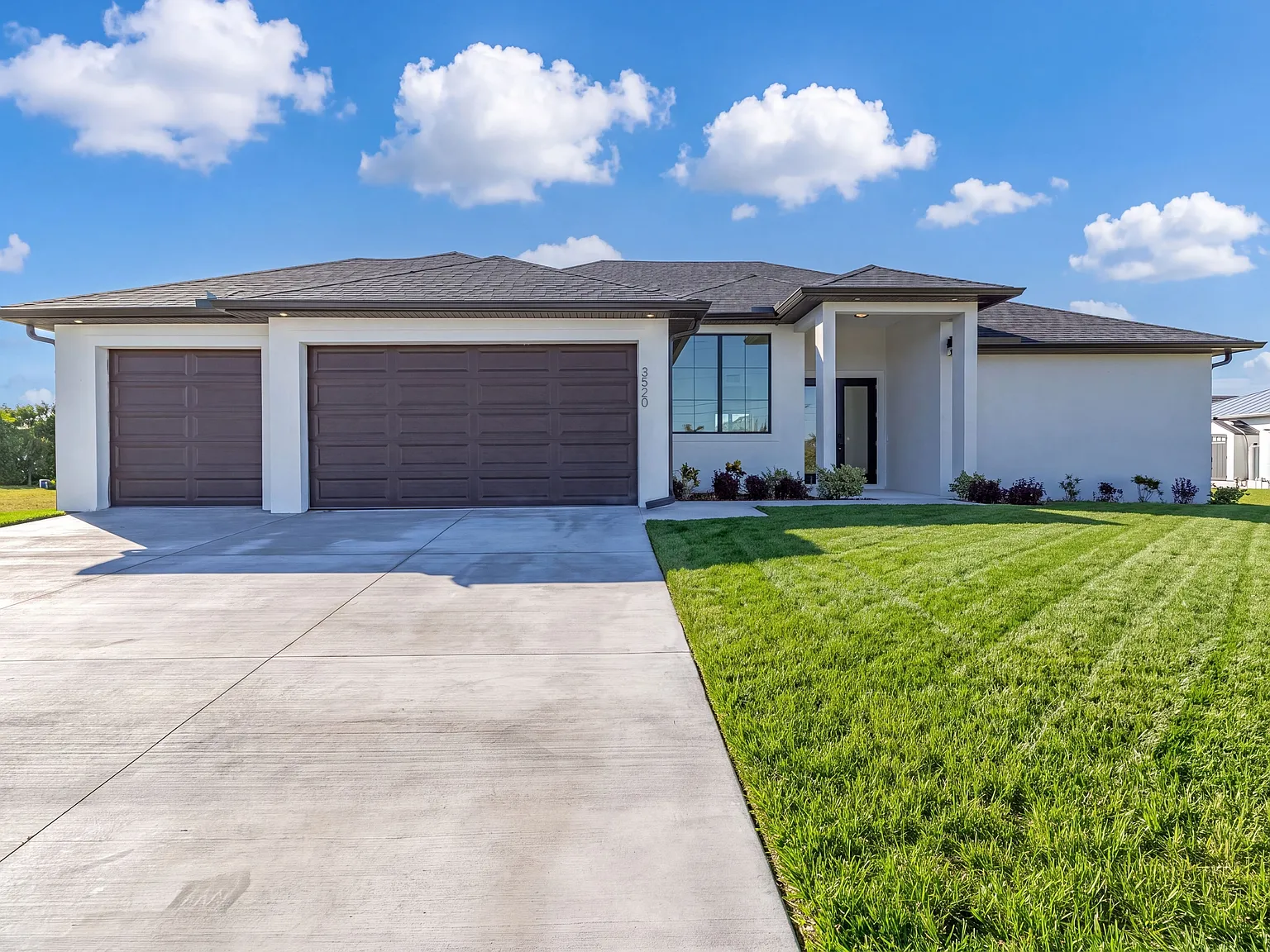 3 bed, 2100 sqft, $2,995 — Photo 3