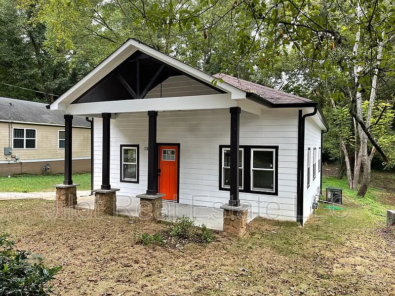 1312 Nash Rd NW photo 1