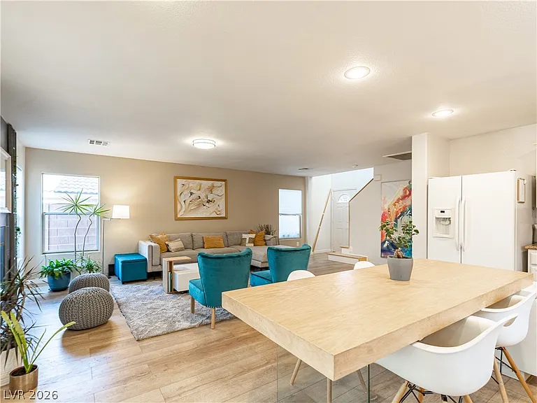 11220 Salentino Ave — Photo 9