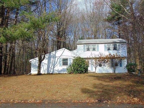 2nd image of 34 Huntwood Dr
