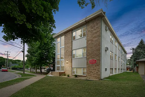 Sixth Street NE Apts Photo 1
