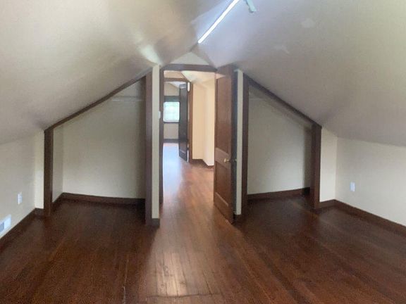 3rd image of 409 N Jefferson St