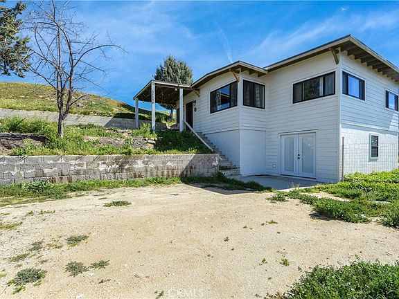 3rd image of 38090 Cary Rd