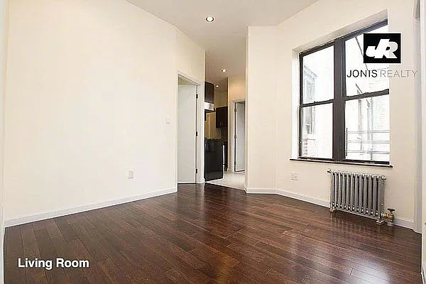 Rented by Jonis Realty | media 9