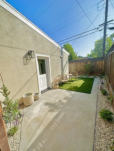 1986 Coastland Ave Photo 1