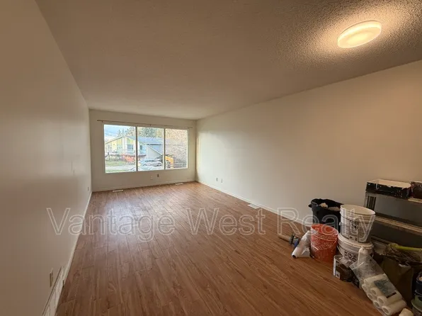 1097 Monterey Ct, Kelowna, BC V1X 5P2