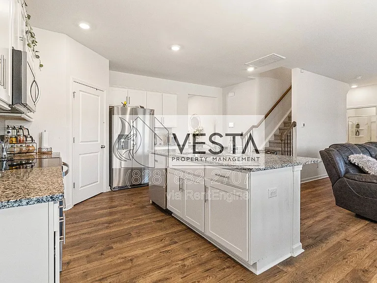 240 Ridgeview Ln — Photo 9