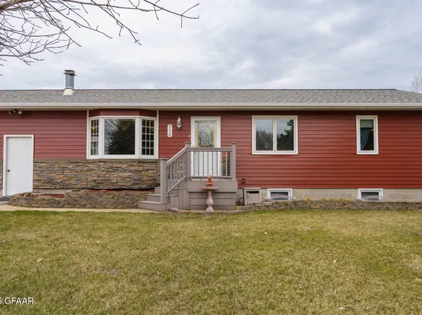 710 Goodwin Ave, Thompson, ND 58278