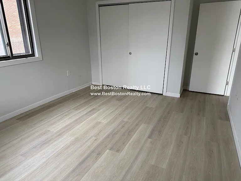 714 Winthrop Ave #102 — Photo 4