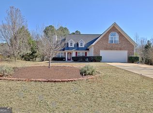 141 Dodgen Place Dr, Hampton, GA 30228