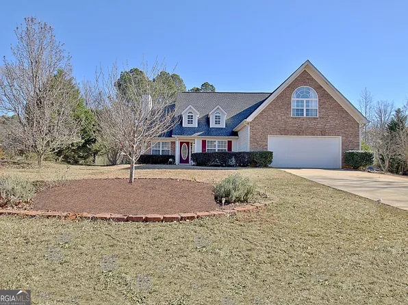 141 Dodgen Place Dr, Hampton, GA 30228