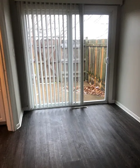 1126 McCarley Dr E — Photo 5