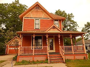 315 Grand Ave, Mukwonago, WI 53149