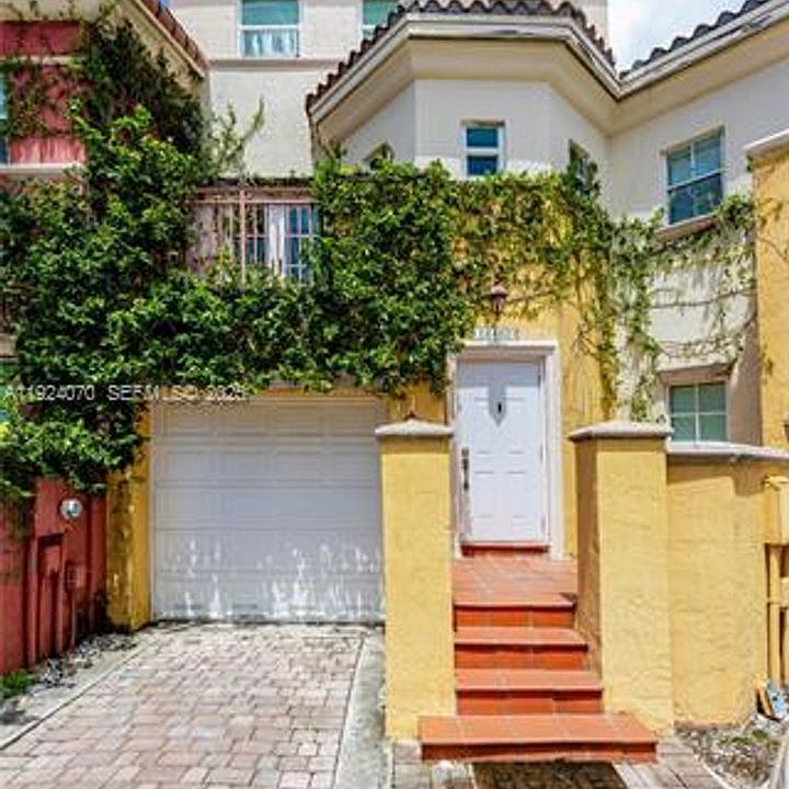 1st image of 18460 NE 30th Ave #Townhouse 18460