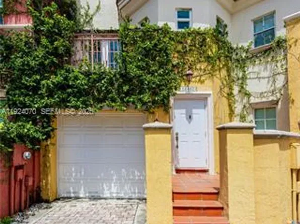 18460 NE 30th Ave #Townhouse 18460, North Miami Beach, FL 33160