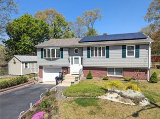 61 Peach Orchard Dr, Riverside, RI 02915