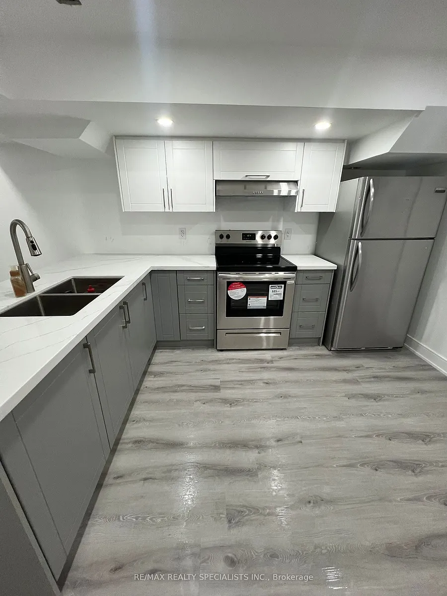 Building Photo - 3 Cox Cres #BASEMENT