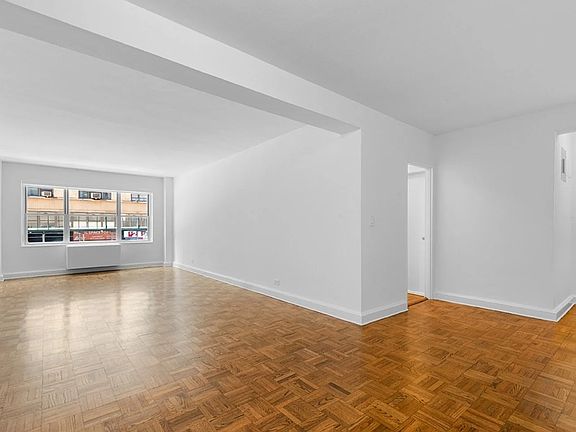 3rd image of 136 E 55th St APT 4D