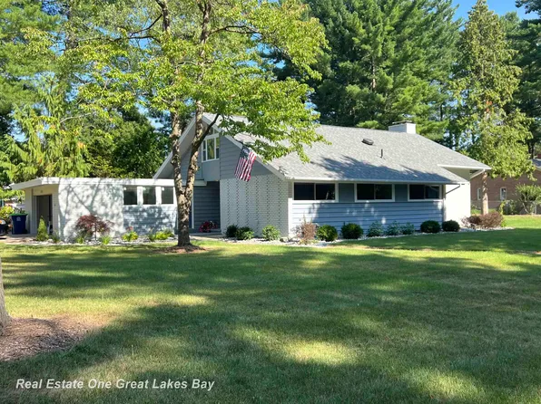 1640 W Delta Dr, Saginaw, MI 48638
