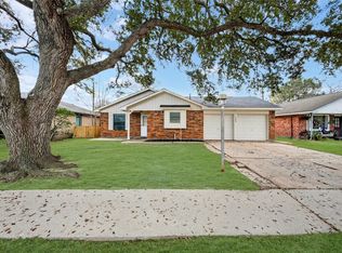 1709 Capri Ln, Seabrook, TX 77586