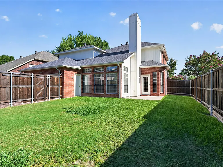 11613 Alexandria Dr — Photo 22