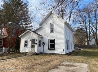 526 Johnson St E, Hart, MI