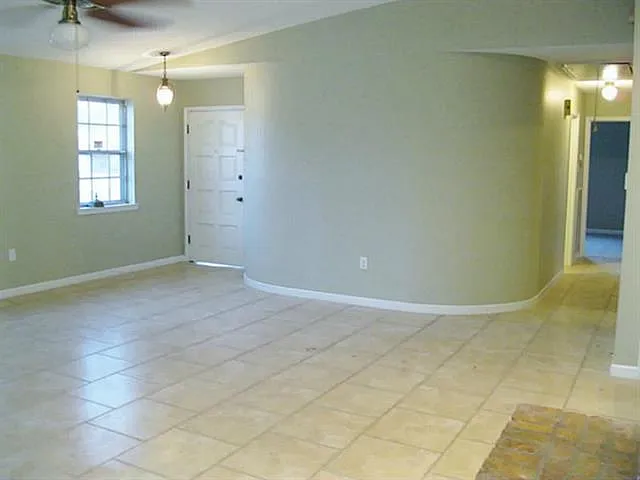 3297 Castle Dr — Photo 6