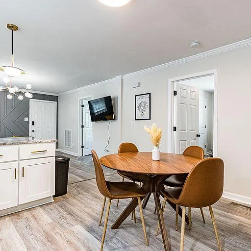 802 N Driver St — Photo 11